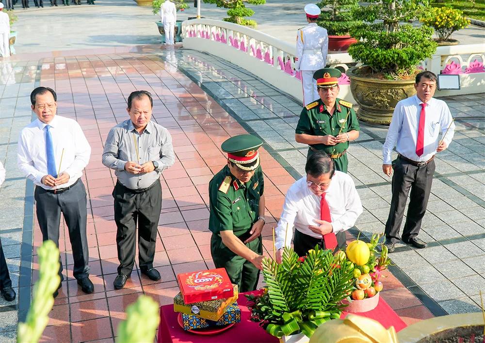 Cần Thơ tiến hành lấy mẫu, xác định danh tính hài cốt liệt sĩ